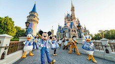 Những mới lạ ở Disneyland Resort nhân kỷ niệm 100 năm thành lập công ty Walt Disney