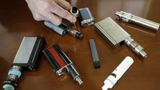 Thiếu cơ chế quản lý, thuốc lá điện tử lậu trở thành vỏ bọc của việc mua bán và sử dụng chất cấm.