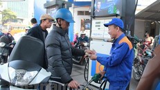 Một điểm bán xăng của Petrolimex. (Ảnh: Đức Duy/Vietnam+)