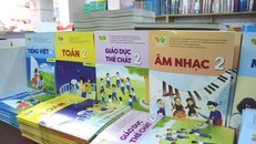 Sách giáo khoa theo chương trình giáo dục phổ thông mới. (Ảnh: PV/Vietnam+)