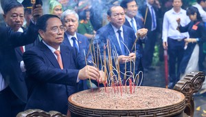 Thủ tướng Phạm Minh Chính dự Quốc Giỗ, dâng hương các Vua Hùng