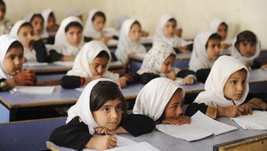UNESCO hỗ trợ giáo dục Afghanistan với phương pháp giảng dạy kết hợp. Ảnh: Outlook Afghanistan