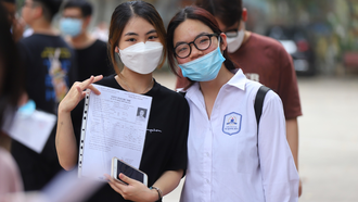 Nhiều đại học cấp học bổng 'khủng' để thu hút sinh viên