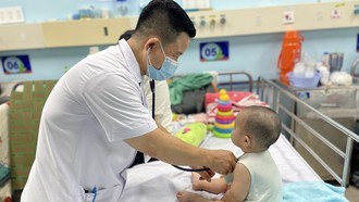 Bệnh tay chân miệng và sốt xuất huyết gia tăng​ tại Thành phố Hồ Chí Minh