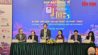 Ông Nguyễn Văn Phương, Phó Chủ tịch tỉnh Thừa Thiên- Huế, chia sẻ thông tin vế festival Huế 2024. Ảnh: L.S