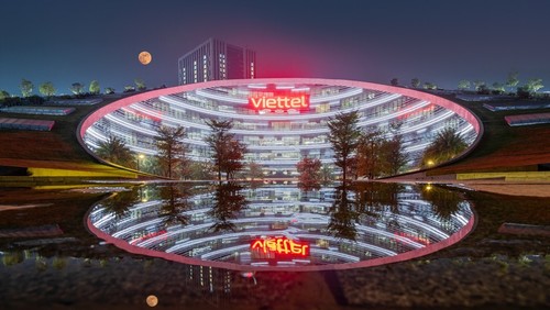 Viettel giữ vững ngôi vị thương hiệu viễn thông số 1 tại Đông Nam Á, tăng 01 bậc xếp hạng tại lĩnh vực viễn thông Châu Á và toàn cầu. 