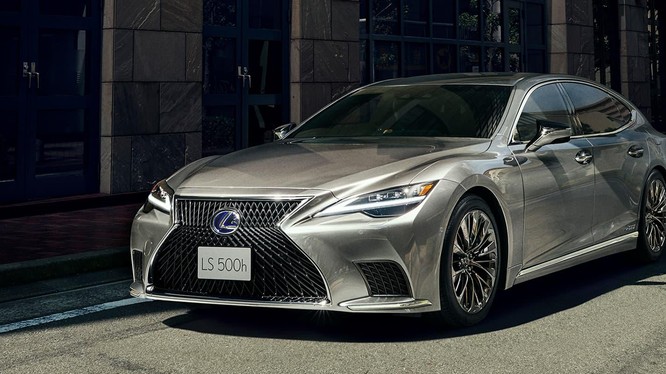 Lexus tăng giá hàng loạt xe sang, cao nhất 160 triệu đồng