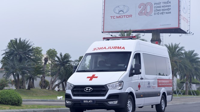 Tập đoàn Thành Công và Hyundai Motor trao tặng 10 xe Solati cứu thương cho các cơ sở y tế tuyến đầu chống dịch
