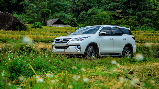 Các khách hàng mua Toyota Fortuner trong tháng 8 tiếp tục nhận được ưu đãi từ nhà sản xuất