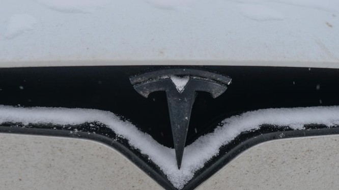 Xe Tesla sụt giảm hơn 50% khả năng di chuyển dưới trời lạnh