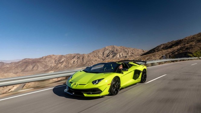 Lamborghini Aventador bị triệu hồi 26 chiếc xe vì lỗi không thể mở cửa