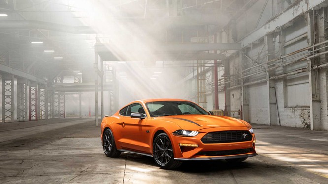 Ford Mustang đạt danh hiệu xe thể thao bán chạy nhất thế giới