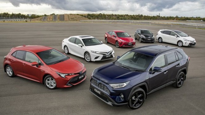 Toyota đã bán được 15 triệu xe hybrid trên toàn cầu