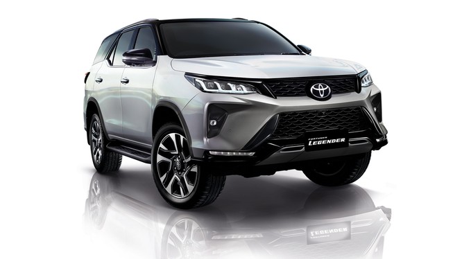 Toyota Fortuner 2021: Nâng cấp mới, diện mạo mới
