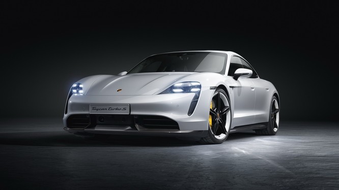 Taycan 2021 được Porsche nâng cấp những gì?