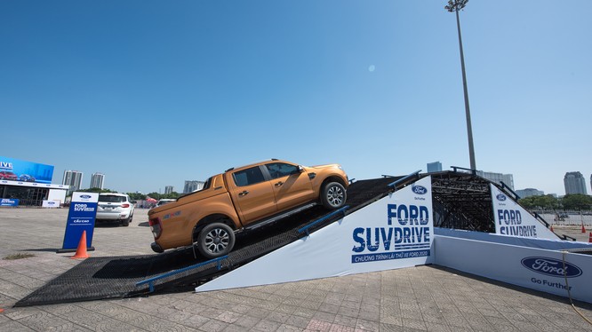 Ford SUV Drive 2020 - trải nghiệm off-road khác biệt trên địa hình mô phỏng thực tế