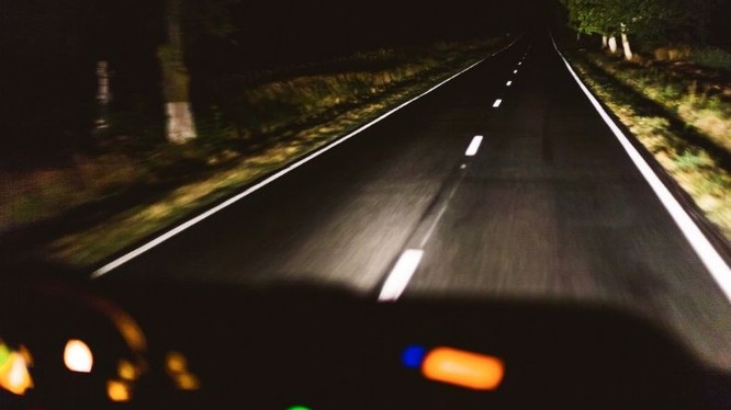 Kinh nghiệm lái xe ô tô ban đêm đảm bảo sự an toàn 
