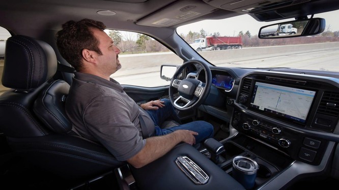 GM kiện Ford vì tên gọi mới của công nghệ ‘lái xe rảnh tay’ – BlueCruise
