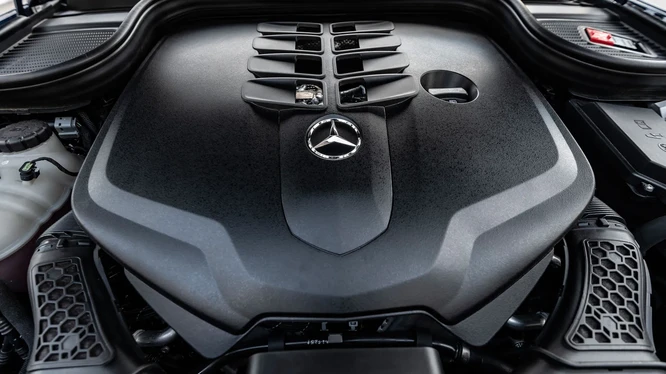 Mercedes ngừng sản xuất hàng loạt động cơ V8
