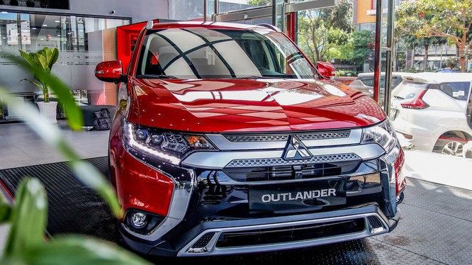 Mitsubishi Outlander 2020 ra mắt với ưu đãi hấp dẫn khi mua xe