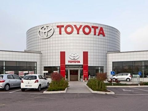 Toyota Việt Nam thực hiện chương trình tri ân trong tháng 3 nhân kỷ niệm 25 năm thành lập