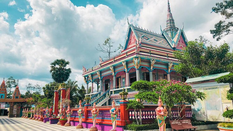 Ngôi chùa cổ ở miền Tây và hai chiếc giường độc đáo của công tử Bạc Liê