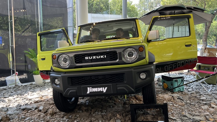Xe của 'dân chơi' - Suzuki Jimny chính thức ra mắt tại Việt Nam