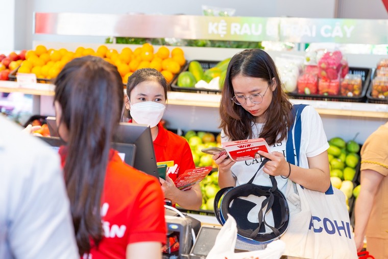 Nhà bán lẻ “ghi điểm” nhờ chính sách giá luôn tốt ảnh 1