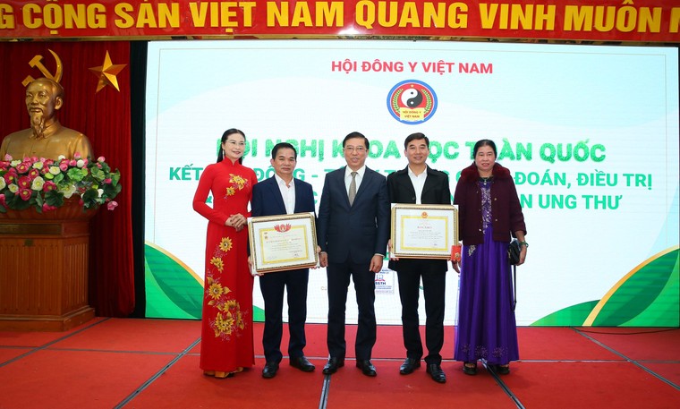 Đẩy mạnh kết hợp Đông y và Tây y để "giải mã" căn bệnh Ung thư ảnh 11