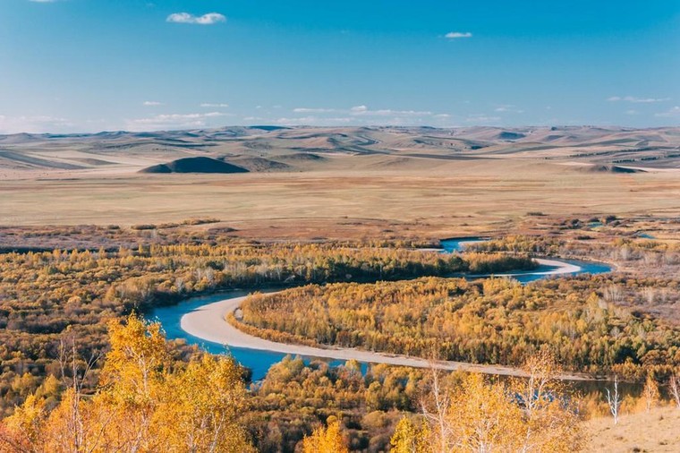 Nhận định nào sau đây không đúng khi nói về đất nước Mongolia?