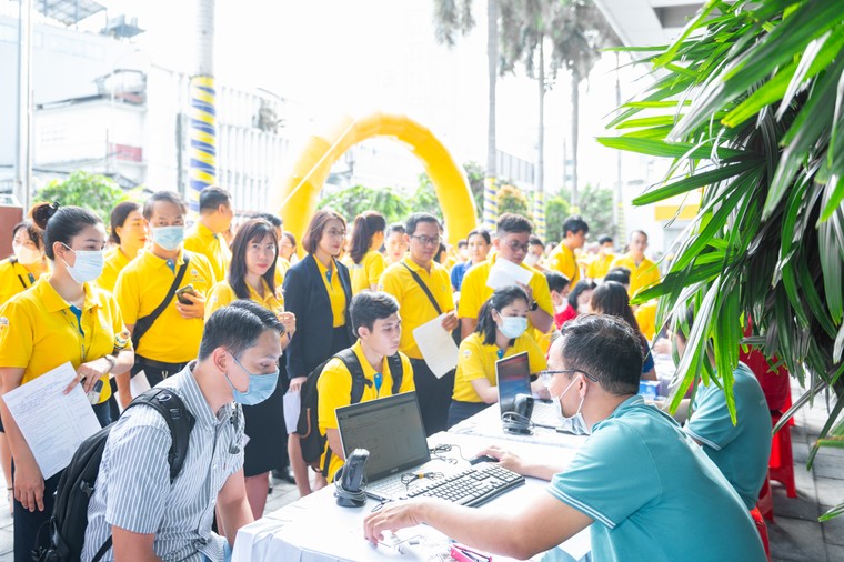 Khởi động Ngày Hội đỏ 2023, Nam A Bank trao yêu thương qua những “giọt hồng” ảnh 1