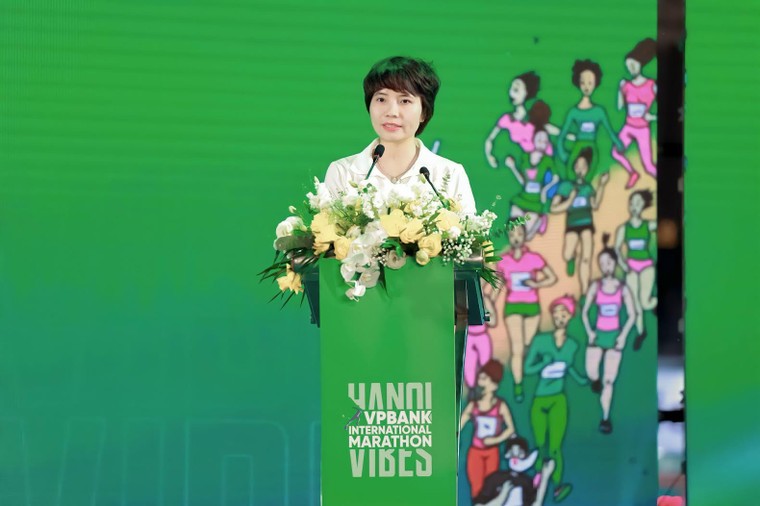 Gần 11.000 vận động viên tham gia giải chạy quốc tế VPBank Hanoi International Marathon 2023 ảnh 1