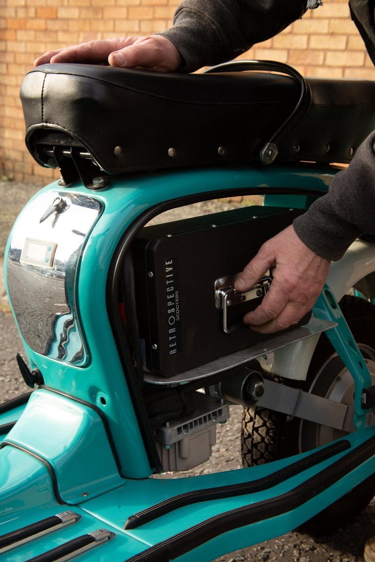 Retrospective Scooters giới thiệu bộ "kits" điện dành cho những chiếc Vespa và Lambrettas ảnh 4