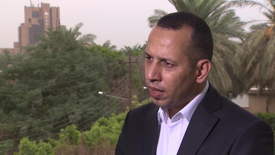 Ông Hisham Al-Hashimi tại một cuộc phỏng vấn ở thủ đô Baghdad vào ngày 14/10/2014. (ẢNh: CNN)