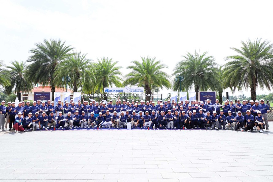 Gần 200 golfer tham dự Hoa Binh Charity Golf 2022.