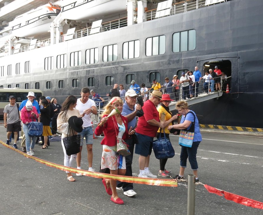 Đà Nẵng đón chuyến tàu biển đầu tiên đưa khách quốc tế trở lại du lịch sau dịch COVID-19