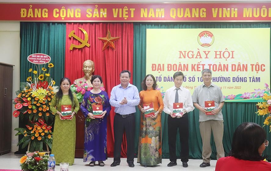  Phó Bí thư Thành ủy Nguyễn Văn Phong phát biểu tại ngày hội.