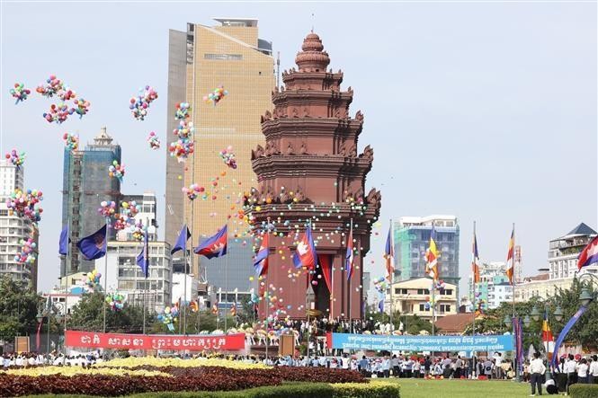 Lãnh đạo Đảng, Nhà nước Việt Nam chúc mừng 69 năm Ngày độc lập của Vương quốc Campuchia