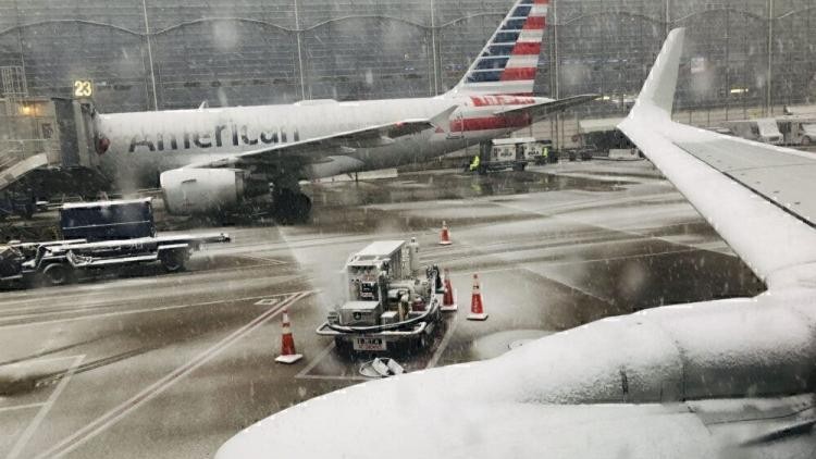 Hơn 4.300 chuyến bay tại Mỹ bị hủy do thời tiết