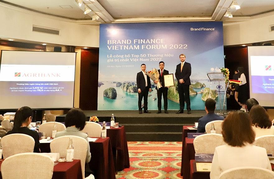 Agribank tiếp tục khẳng định vị trí tại Top 10 thương hiệu giá trị nhất Việt Nam 2022
