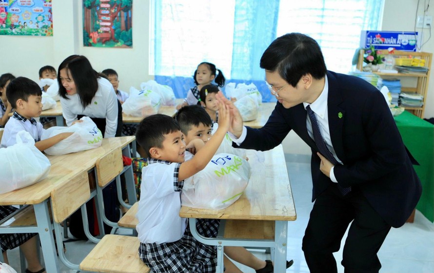 NovaGroup triển khai dự án giáo dục ý nghĩa tại Bình Thuận và Đồng Tháp