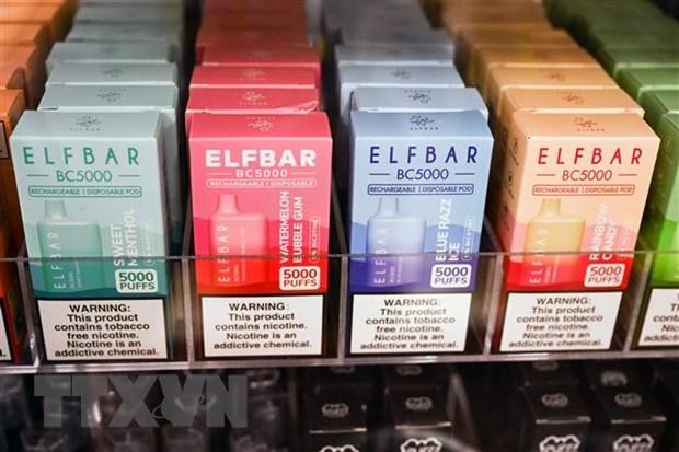 Thuốc lá điện tử được bày bán tại một cửa hàng ở El Segundo, California, Mỹ, ngày 23/6/2022. (Ảnh: AFP/TTXVN)