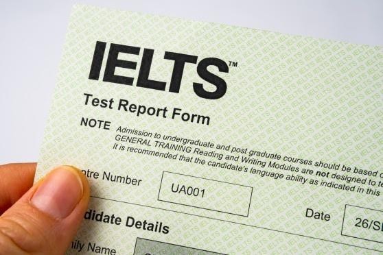  Các kỳ thi IELTS do Hội đồng Anh và IDP cũng như các kỳ thi cấp chứng chỉ năng lực ngoại ngữ của nước ngoài đang phải tạm dừng. Ảnh: Telegraph.