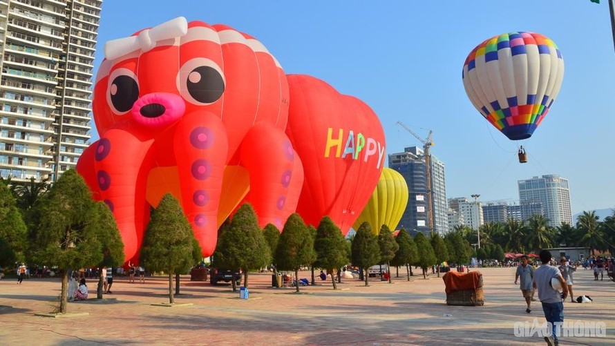 Lễ hội Khinh khí cầu quốc tế Đà Nẵng khai mạc vào sáng 30/4 tại Công viên biển Đông