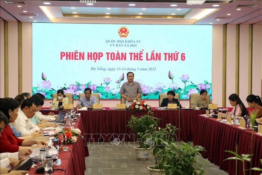 Phó Chủ tịch Thường trực Quốc hội Trần Thanh Mẫn phát biểu chỉ đạo tại phiên họp. 
