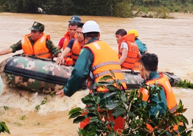 Tổ chức tìm kiếm nạn nhân mất tích ở huyện Lạc Dương, tỉn Lâm Đồng. (Ảnh: Văn hoá Điện tử)