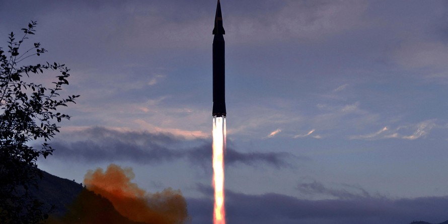 Tên lửa siêu thanh được Triều Tiên phóng ngày 28/9. (Ảnh: Yonhap)