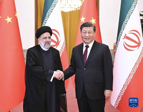 Chủ tịch Trung Quốc Tập Cận Bình và Tổng thống Iran Ebrahim Raisi. (Nguồn: Đại sứ quán Trung Quốc)