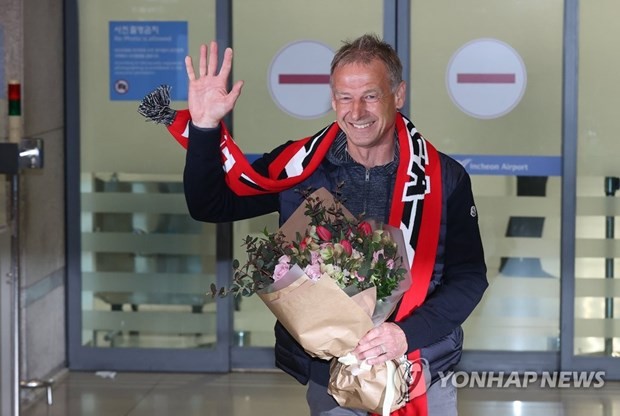 Huấn luyện viên Jurgen Klinsmann tại sân bay Incheon. (Nguồn: Yonhap)