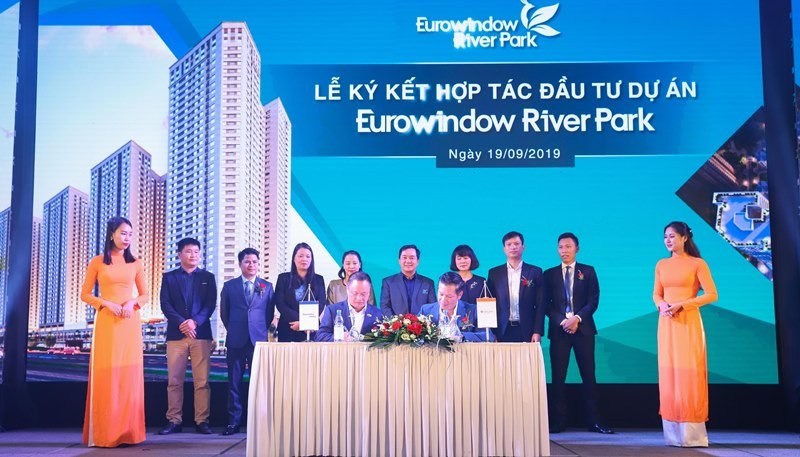 Sáng ngày 19/09/2019, đơn vị phát triển dự án Eurowindow Holding và Công ty Cổ phần Bất động sản Thế Kỷ (CenLand) ký kết hợp tác dự án Eurowindow River Park tại khách sạn Daewoo, Hà Nội.